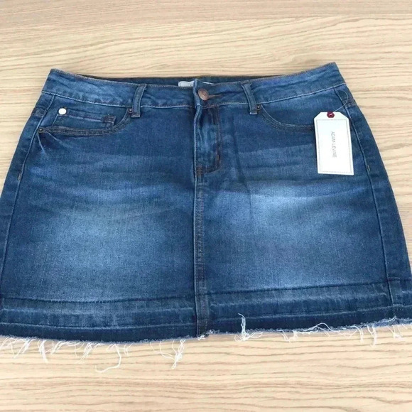 🆕Adam Levine Jean Mini Skirt 5/6🆕 - Picture 2 of 7